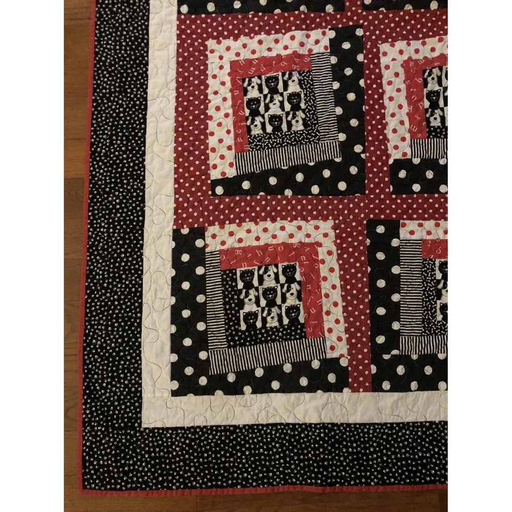 Vintage Quilt Lap Cat & Dog Patchwork Machine Quilted Red White Black 60x76 Cute